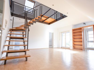 Wohnzimmer mit Luftraum